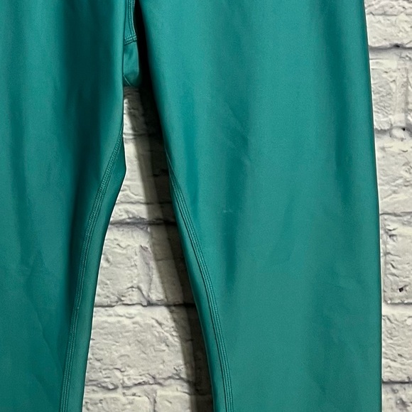 ALO Yoga Airlift 7/8 Leggings Medium - Picture 4 of 9